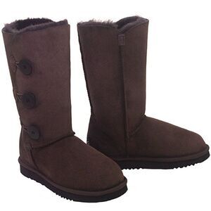 UGG Tall Three Button Wraps Boots in Chocolate 1873 - Size 7